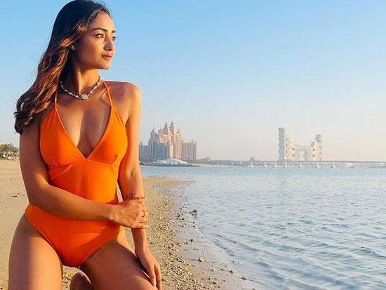 Tridha Choudhury Tempting With Her Alluring Poses In Beach Tridha Choudhury Tempting With Her Alluring Poses In Beach